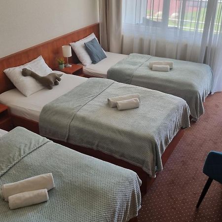 Sport Hotel Татабанья Экстерьер фото