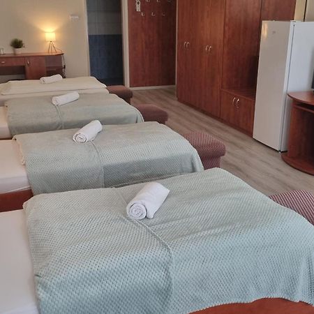 Sport Hotel Татабанья Экстерьер фото
