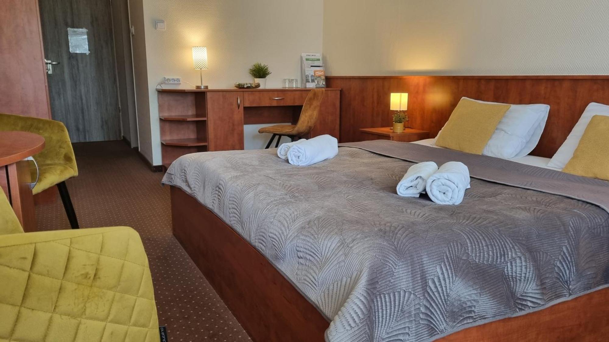 Sport Hotel Татабанья Экстерьер фото
