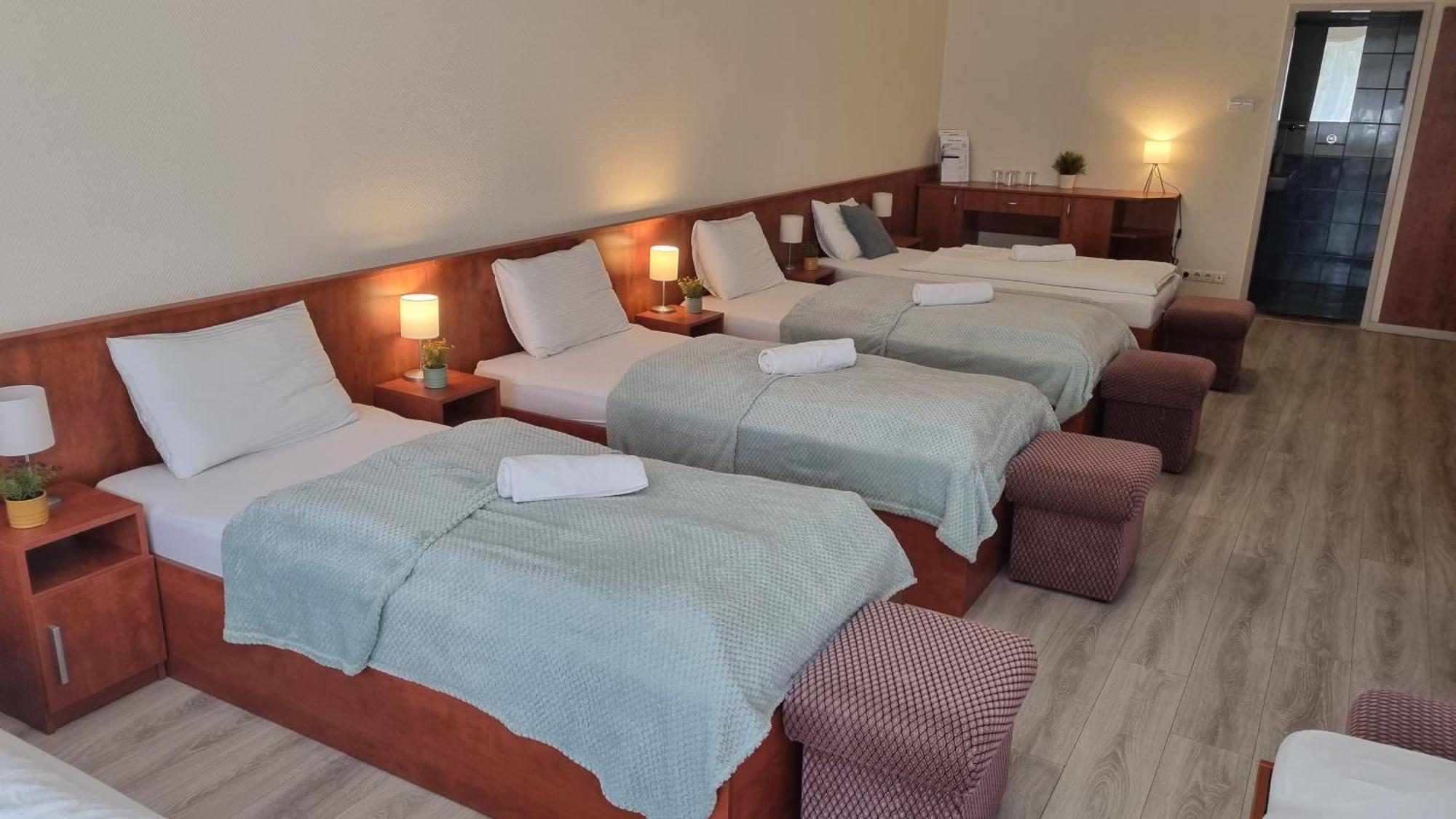 Sport Hotel Татабанья Экстерьер фото