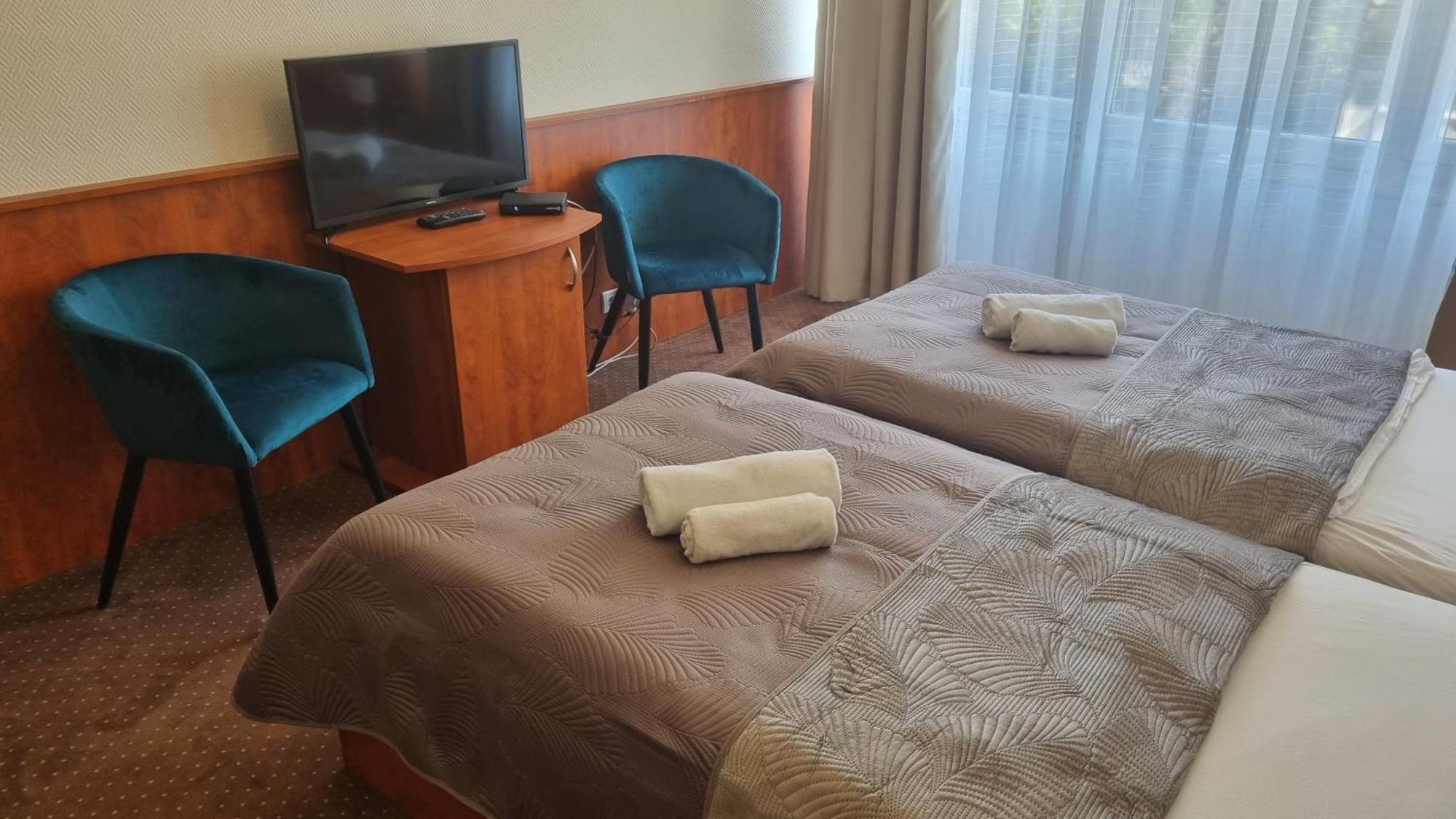 Sport Hotel Татабанья Экстерьер фото