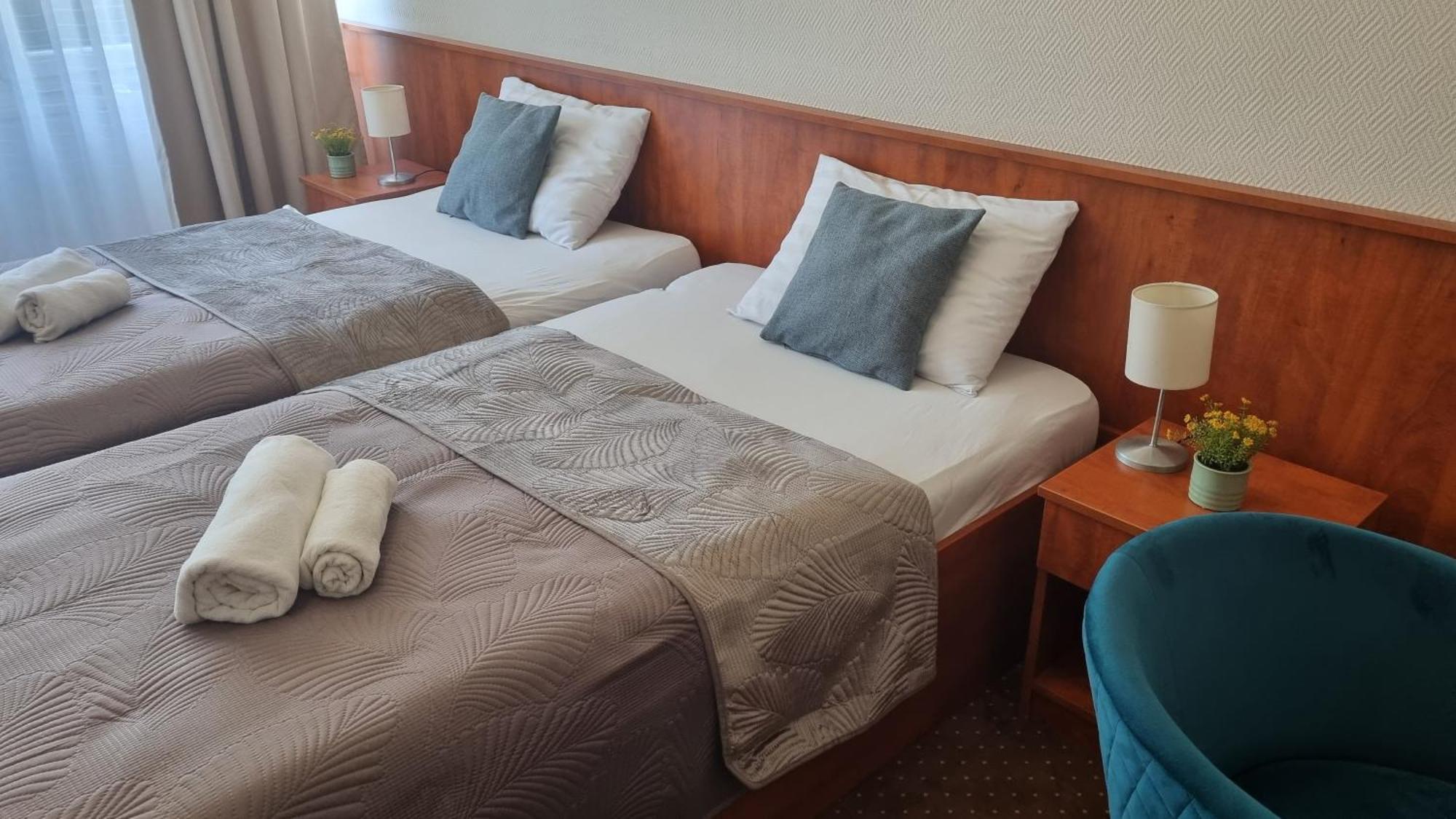Sport Hotel Татабанья Экстерьер фото