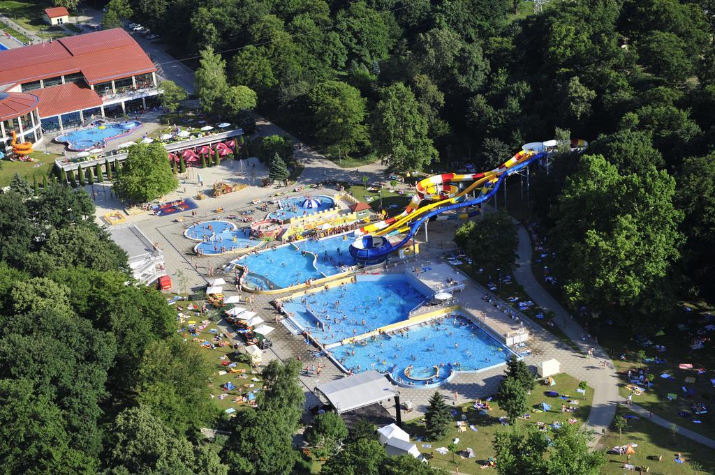 Sport Hotel Татабанья Экстерьер фото