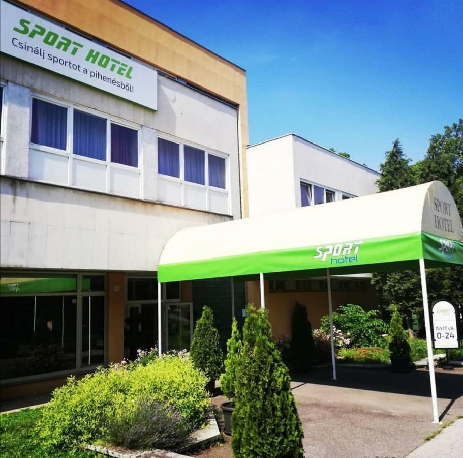 Sport Hotel Татабанья Экстерьер фото