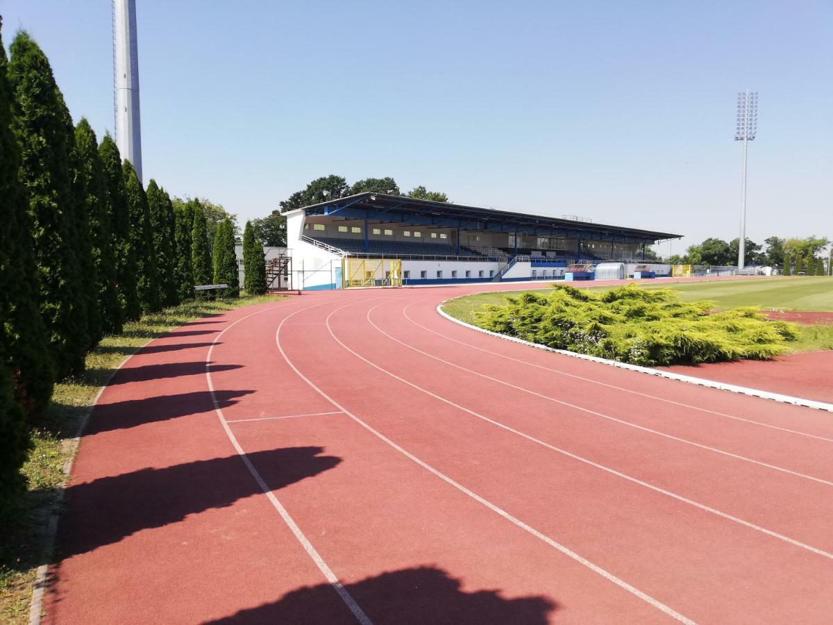 Sport Hotel Татабанья Экстерьер фото