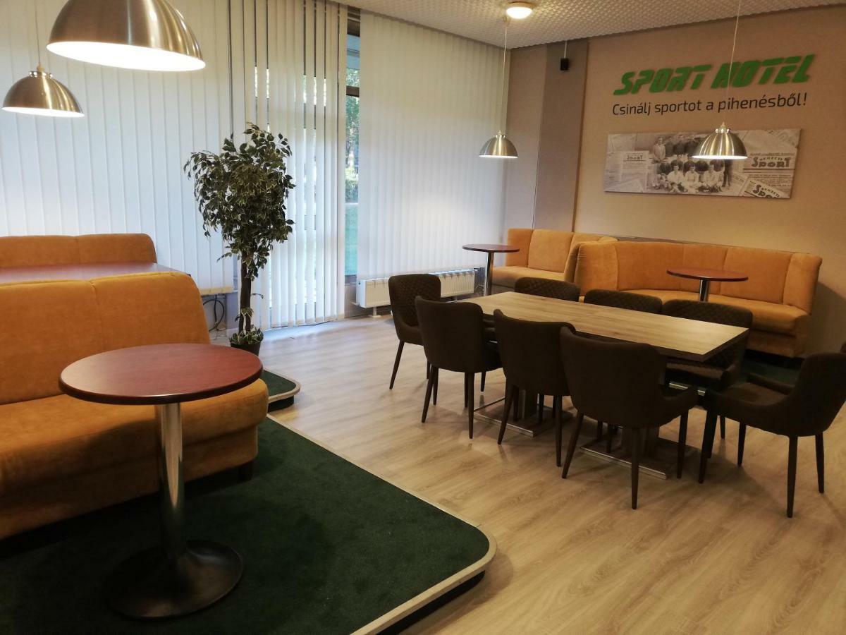 Sport Hotel Татабанья Экстерьер фото